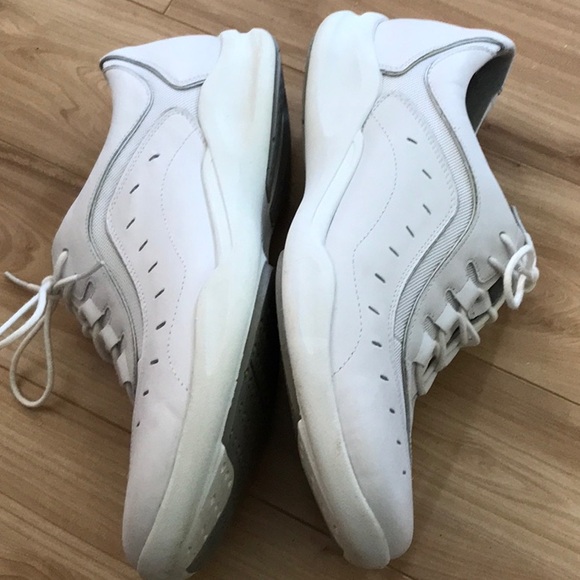 Men’s Clark’s Wave Shoes - Picture 3 of 11